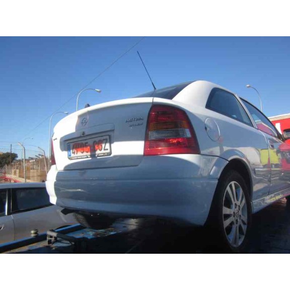 opel astra g berlina del año 2000