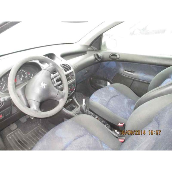 peugeot 206 berlina del año 2000