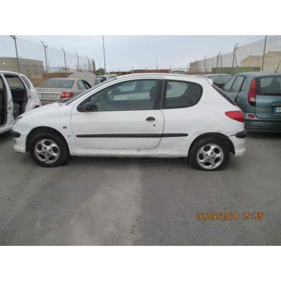 peugeot 206 berlina del año 2000