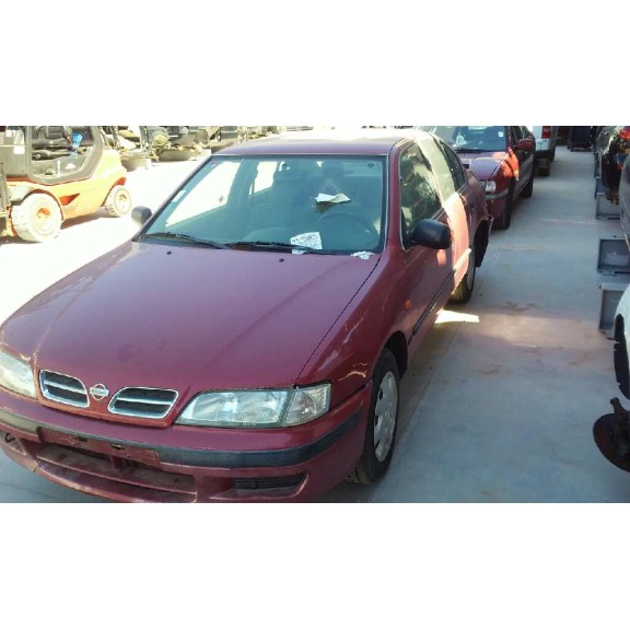 nissan primera berlina (p11) del año 1996