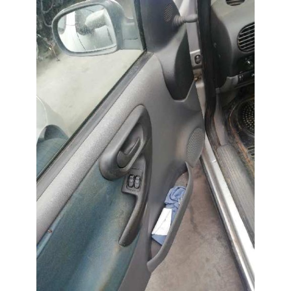 opel corsa c del año 2002