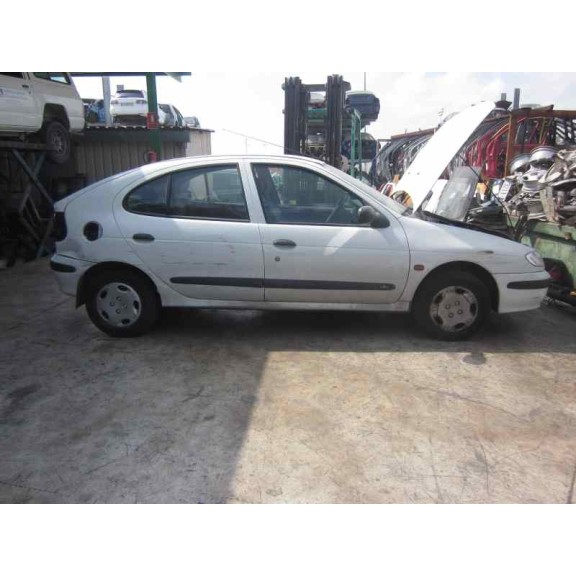 renault megane i berlina hatchback (ba0) del año 1996