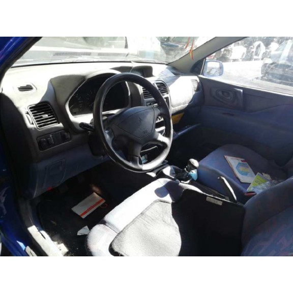 mitsubishi space star (dg0) del año 2001