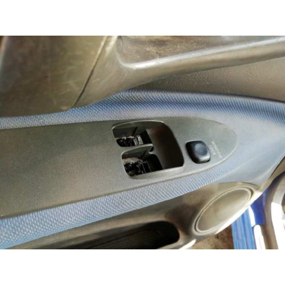 mitsubishi space star (dg0) del año 2001