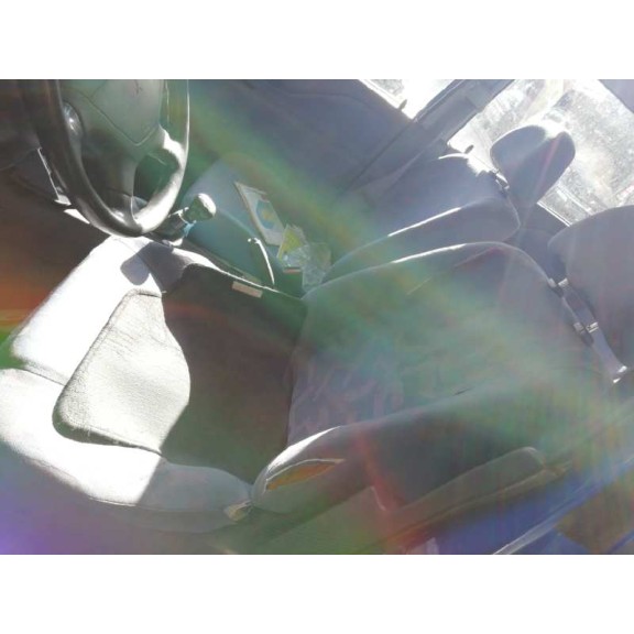 mitsubishi space star (dg0) del año 2001