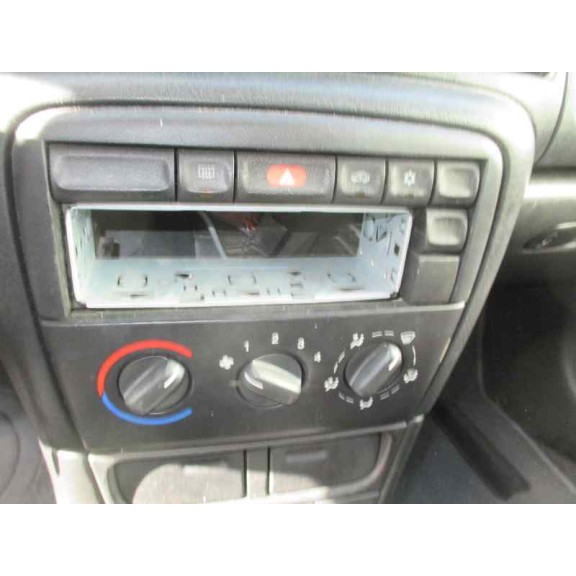 opel vectra b berlina del año 1996