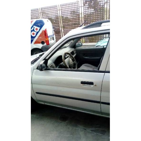 mazda demio (dw) del año 2001