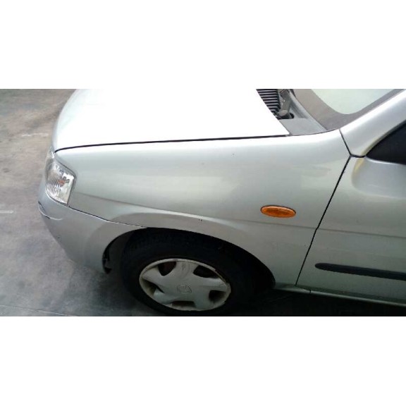 mazda demio (dw) del año 2001
