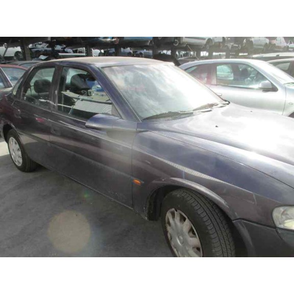 opel vectra b berlina del año 1996