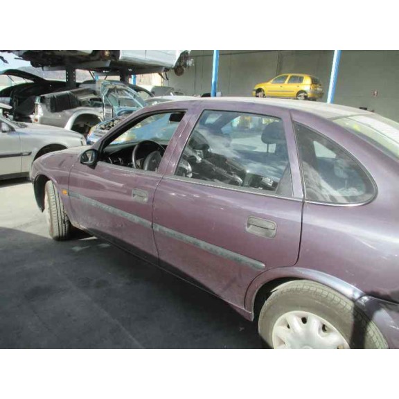 opel vectra b berlina del año 1996