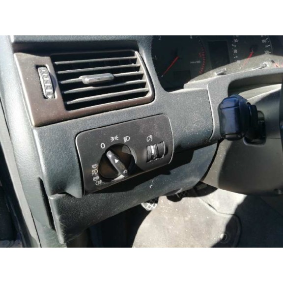 audi a6 berlina (4b2) del año 2000