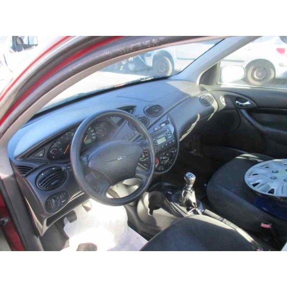 ford focus berlina (cak) del año 2001