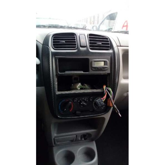 mazda demio (dw) del año 2001