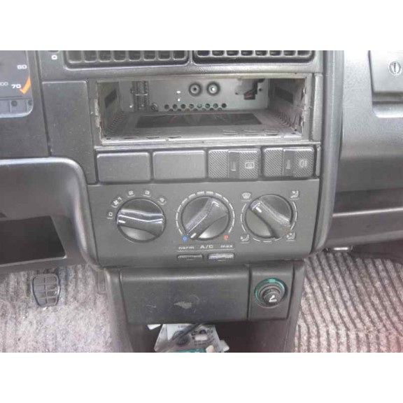 volkswagen passat berlina (312) del año 1990