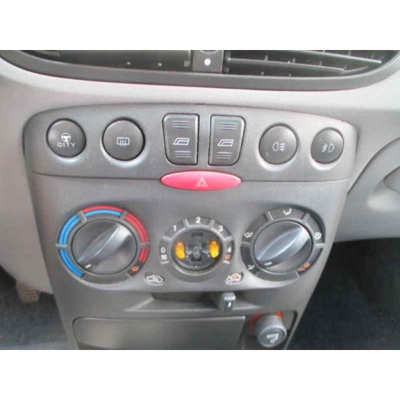 fiat punto berlina (188) del año 2000