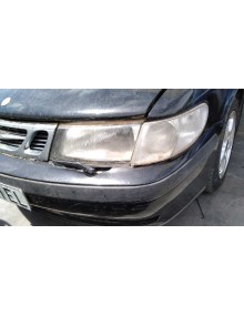 saab 9-3 berlina del año 2001 2