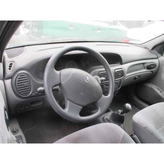 renault megane i fase 2 berlina (ba0) del año 2001