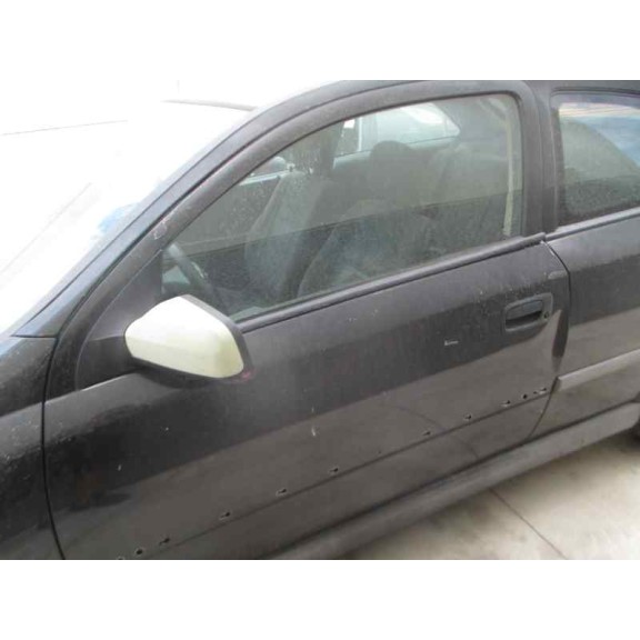 opel astra g berlina del año 2000