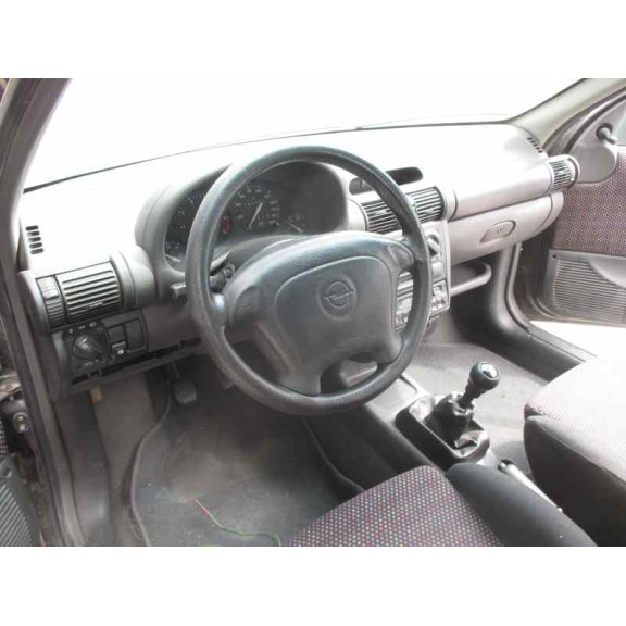 opel corsa b del año 1996