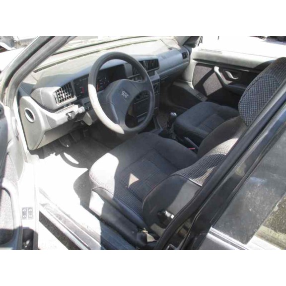 peugeot 405 berlina del año 1990