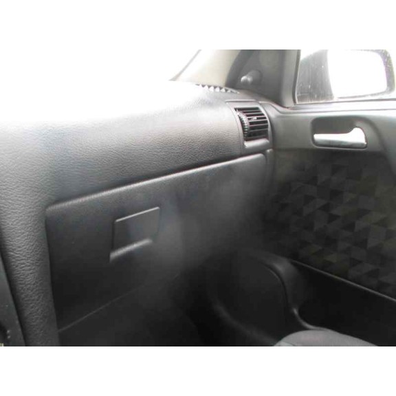 opel astra g berlina del año 2000