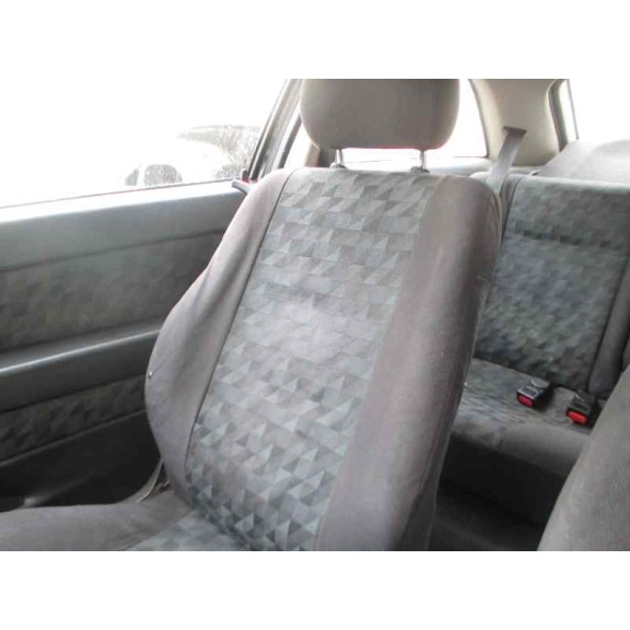 opel astra g berlina del año 2000