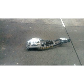 MANETA EXTERIOR DELANTERA DERECHA SOPORTE INTERIOR ESTRIBO