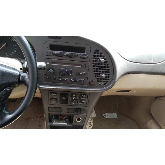 saab 9-3 berlina del año 2001