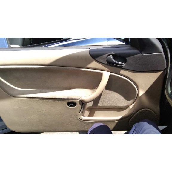 saab 9-3 berlina del año 2001