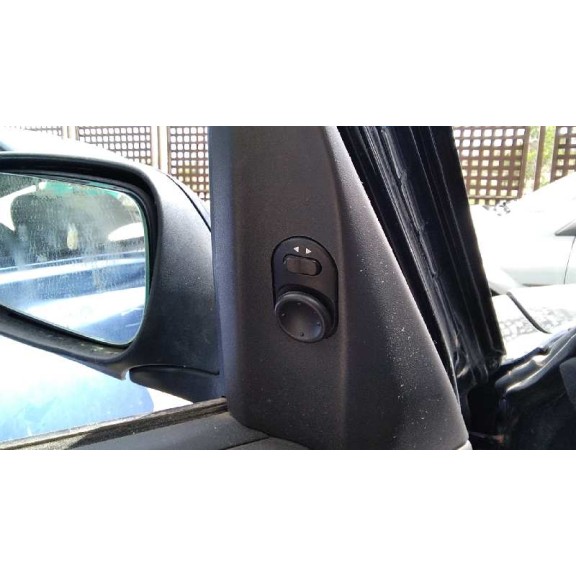 saab 9-3 berlina del año 2001