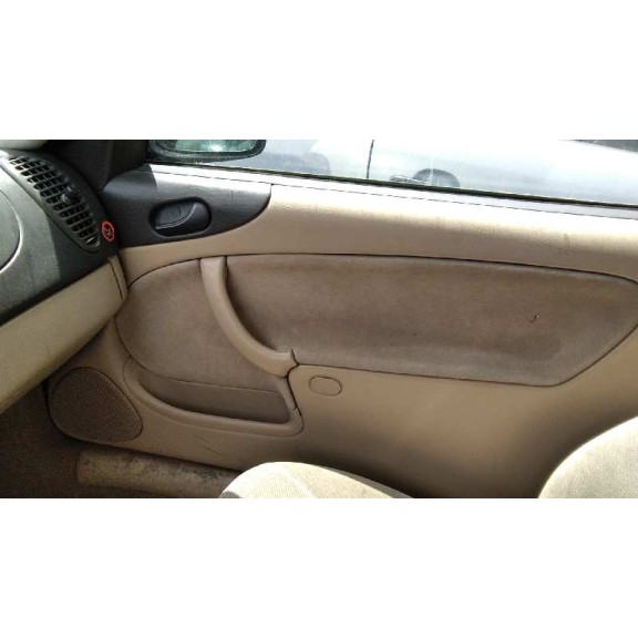 saab 9-3 berlina del año 2001