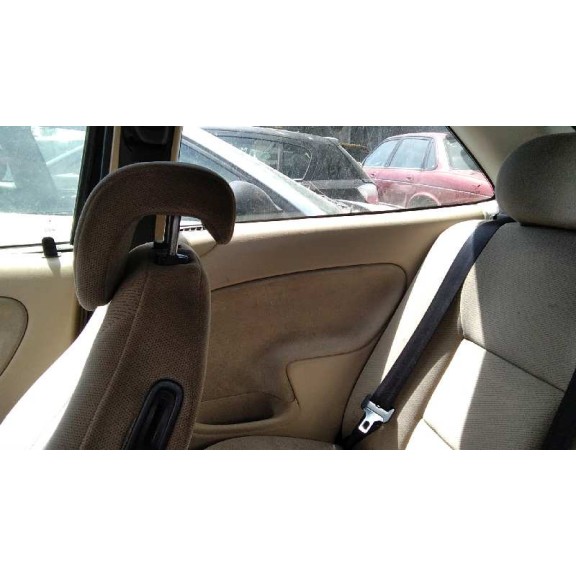 saab 9-3 berlina del año 2001