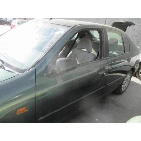 nissan primera berlina (p11) del año 2001