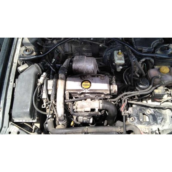 saab 9-3 berlina del año 2001