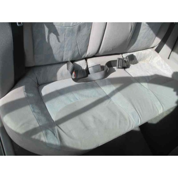 nissan primera berlina (p11) del año 2001