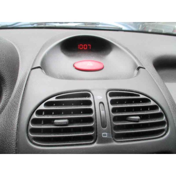 peugeot 206 berlina del año 1999