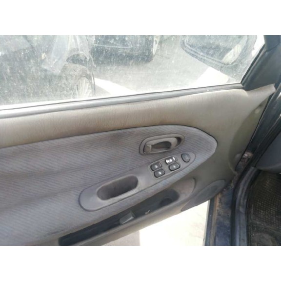 hyundai lantra berlina (rd) del año 2000