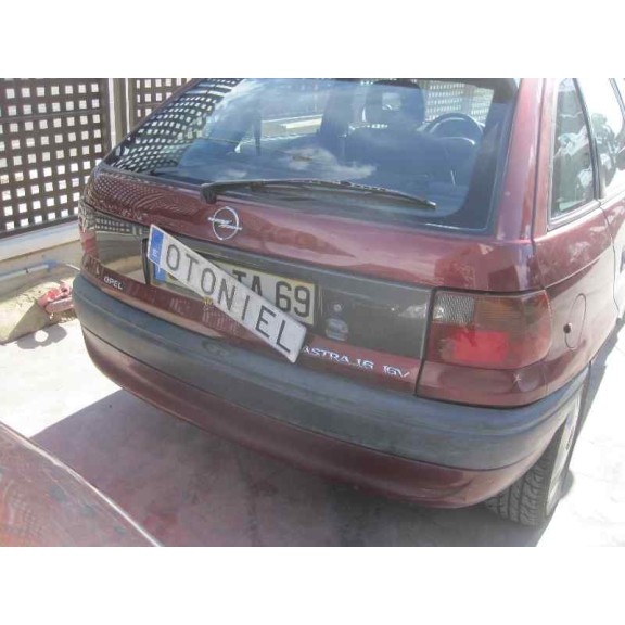 opel astra f berlina del año 1996