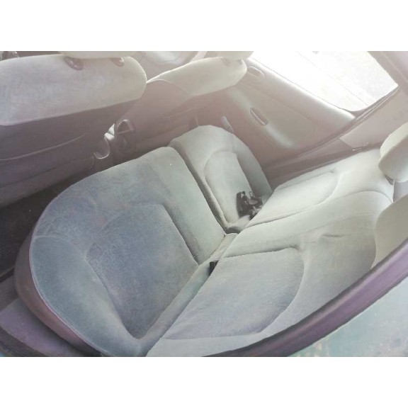 peugeot 206 berlina del año 1999