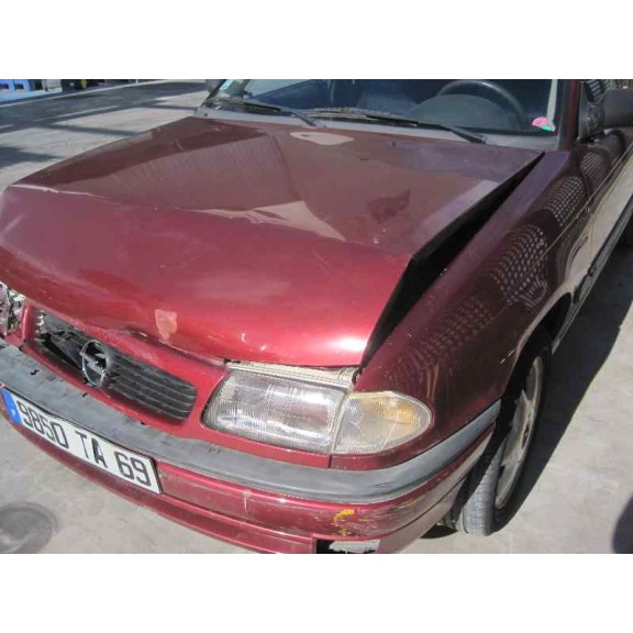 opel astra f berlina del año 1996