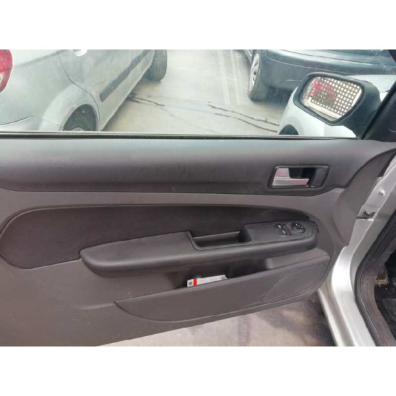 ford focus berlina (cap) del año 2006