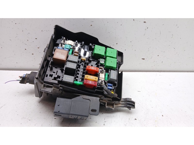 Recambio de caja reles / fusibles para opel vivaro c furgoneta (k0) 1.5 referencia OEM IAM 9804848180 / 9810295780 / 9804681780 