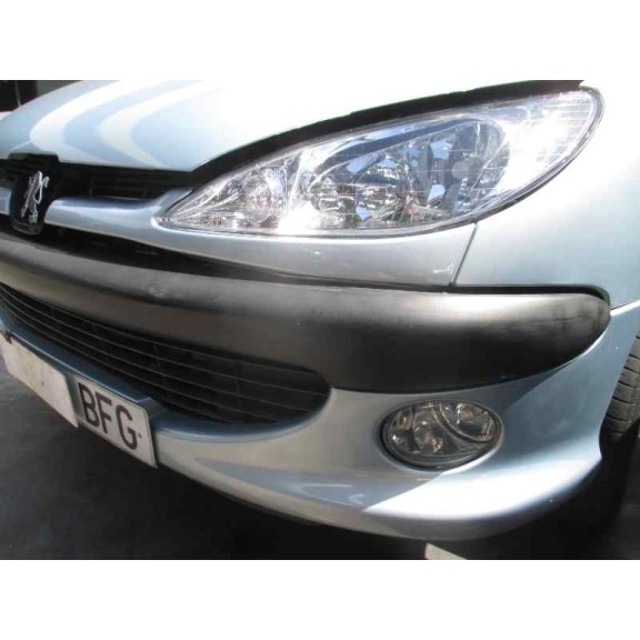 peugeot 206 berlina del año 2001