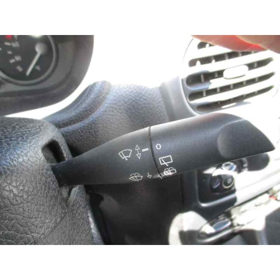 peugeot 206 berlina del año 2001