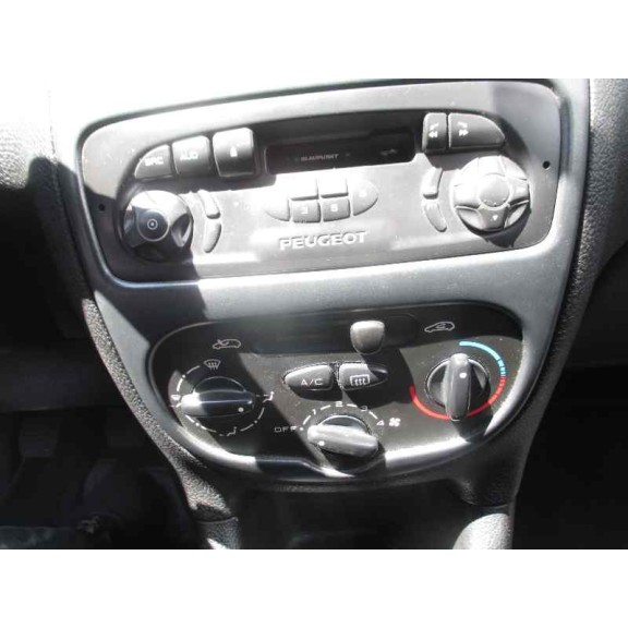 peugeot 206 berlina del año 2001