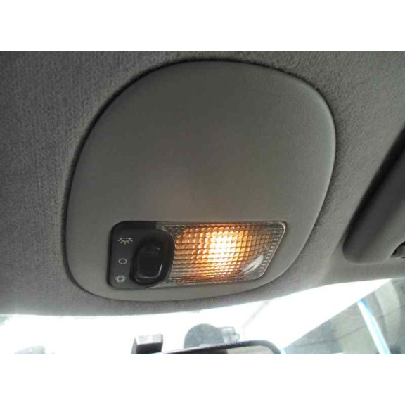 peugeot 206 berlina del año 2001