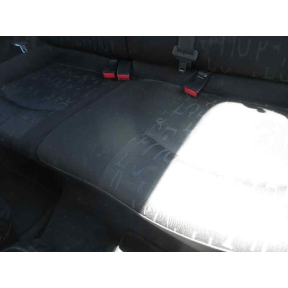 peugeot 206 berlina del año 2001