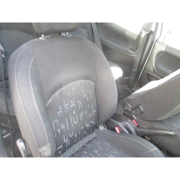 peugeot 206 berlina del año 2001