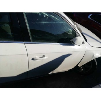 PUERTA DELANTERA DERECHA TOCADA 