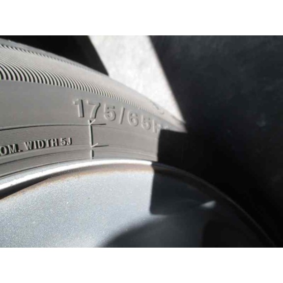 peugeot 206 berlina del año 2001